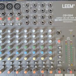 Analogový mixážní pult LEEM CS-1204 + kabely a manuál – plně