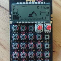 Teenage Engineering PO-28 robot