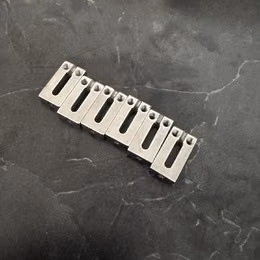 Saddles/Kameny pro tremolo typu Gotoh 510 a podobn&eacute;