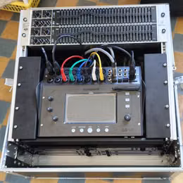 Rack 19" zař&iacute;zen&yacute;