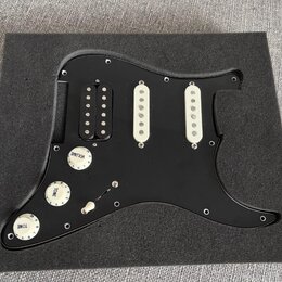 Squier Classic Vibe HSS (pickguard)
