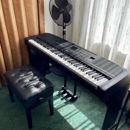 Stage piáno Yamaha DGX670B