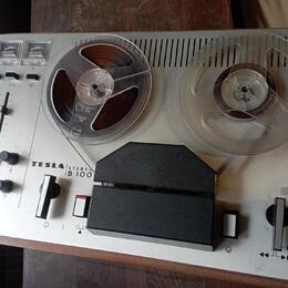 Kotoučový magnetofon Tesla B 100 stereo 