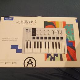 Midi kontrolér Arturia Minilab 3