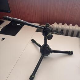 Nízký mikrofonní stojan GRAVITY MS 3122 HDB