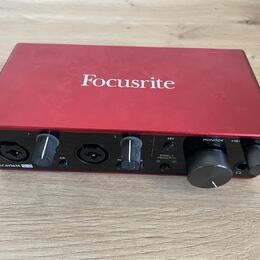 Zvukovka Focusrite Scarlett 2i2