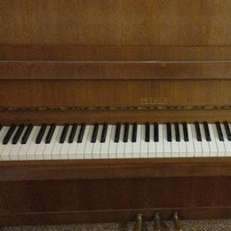 Pianino Petrof