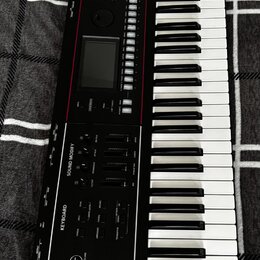 ROLAND Juno D6