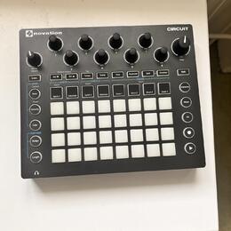 Novation circuit