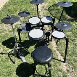 elektronické bicí V-Drums td-17