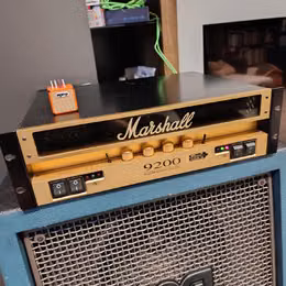 Marshall 9200 (power amp)