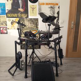 Prodám elektrické bicí značky Alessis
