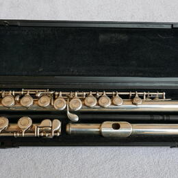Příčná flétna Yamaha YFL 211