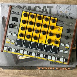 Akai TomCat - analog drum synth