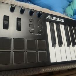 Alesis V49