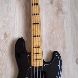 Prodam Fender Squier V  70s. 