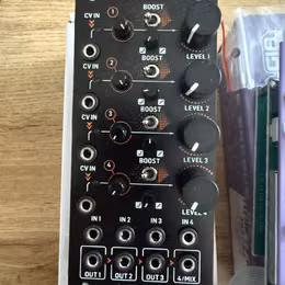 Prod&aacute;m Behringer Four Play