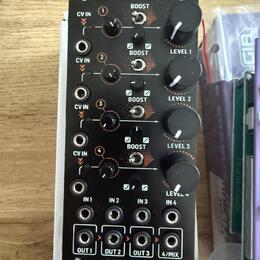 Prodám Behringer Four Play - PRODÁNO