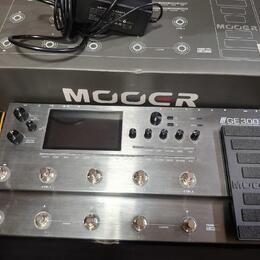 Mooer GE300 + gigbag
