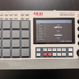 Akai MPC Live II Retro + Decksaver