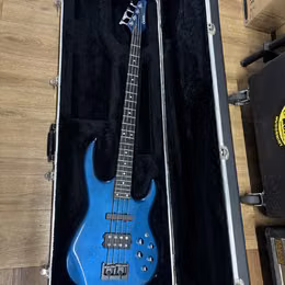 Carvin USA LB 70 Pearl Blue