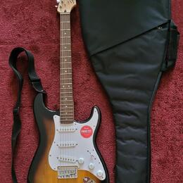 Fender Squier Bullet Stratocaster HT IL Brown Sunburst +obal