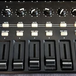Akai Midi mix