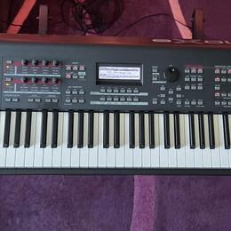 Yamaha MOX8