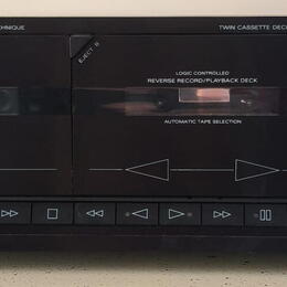 Kazetový magnetofon (dvojče) Grundig CCF 5300 + Tuner Grundi