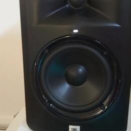  Studiové monitory JBL LSR305