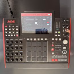 AKAI MPC X (250 GB SSD s expanzemi, původn&iacute; krabice)