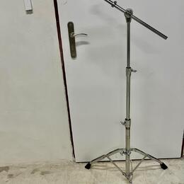 Pearl stand.,