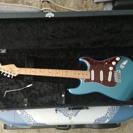 Fender stratocaster štandard AM STD STRAT MN LPB W/C 04/1997