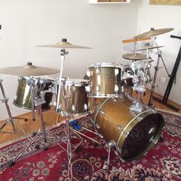 Ludwig Standard 1997 smaragdová zelená + Zildjian Avedis