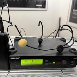 Bezdrátový systém SHURE SLX , bodypack+náhlavní mikrofon 
