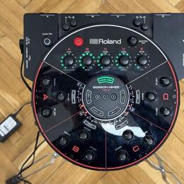 Mixpult Roland HS-5 pro tichou i hlasitou zkoušku a stojan