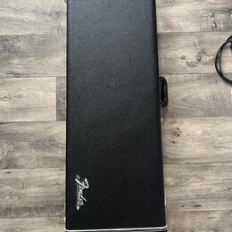 Fender Classic Series Strat/Tele Black Kufr pro elektrickou 