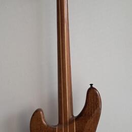 Baskytara Fokus Mašek fretless 5