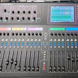 Allen & Heath GLD-80 + AR2412 + AR84 .