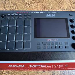 (SLEVA) Akai MPC Live II + Decksaver