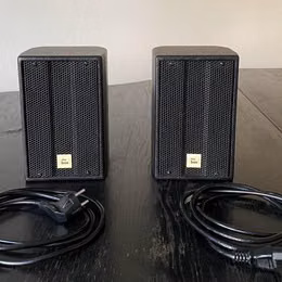 the box pro Achat 104 - 2 mal&eacute; aktivn&iacute; reproboxy