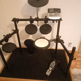 Alesis DM8