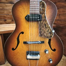Godin 5th Avenue Kingpin P90