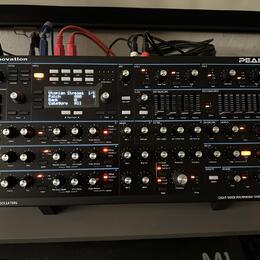 Novation Peak + decksaver + stojanek 