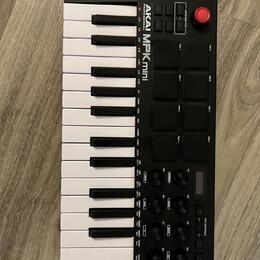 AKAI MPK mini 