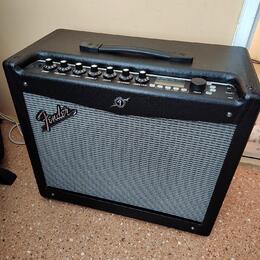 Fender mustang III V2 100 W+ velký Footswitch s displejem 