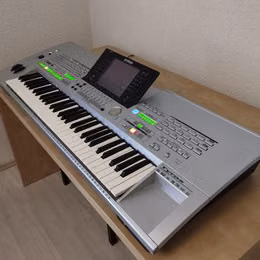Yamaha Tyros-1