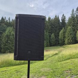 Prodám 2 ks JBL SRX 815