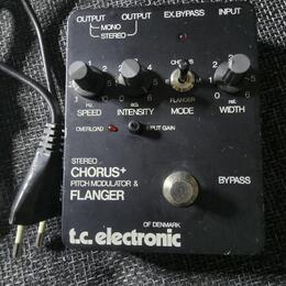 Stereo chorus,pitch modulator flanger