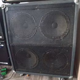 Pr&aacute;zdn&yacute; box 4x12